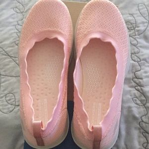 New Girls light pink Sketchers 6